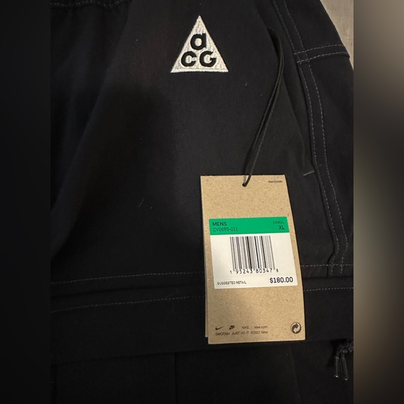 BRAND NEW Nike ACG Pants zip off shorts. XL - Picture 2 of 4